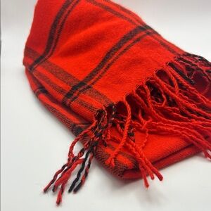 Banana Republic Outlet Scarf Plaid Red & Black